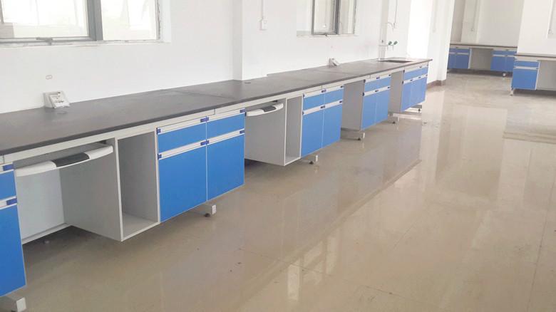 全鋼實(shí)驗(yàn)臺(tái)面與鋼木臺(tái)面的本質(zhì)區(qū)別在于原料