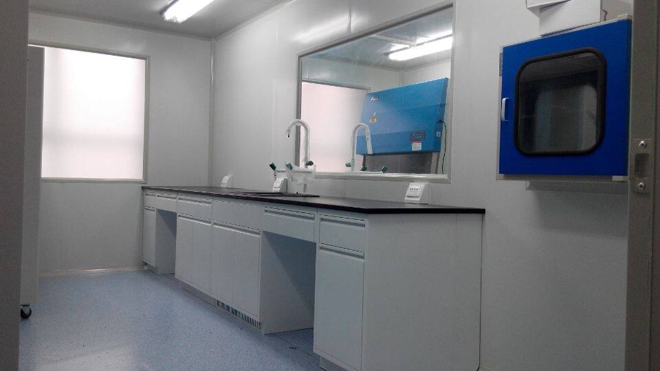 實(shí)驗(yàn)臺的環(huán)氧樹脂板臺面知識講解